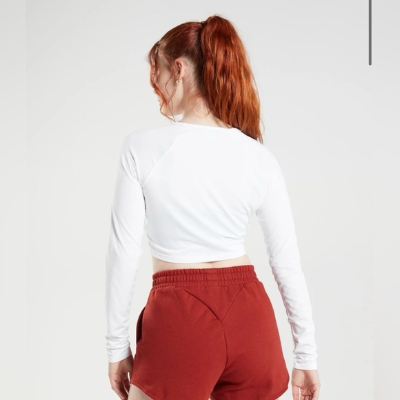 GYMSHARK Training Women Sport Top M Cropped White Crewneck Stretch Workout - Picture 5 of 6